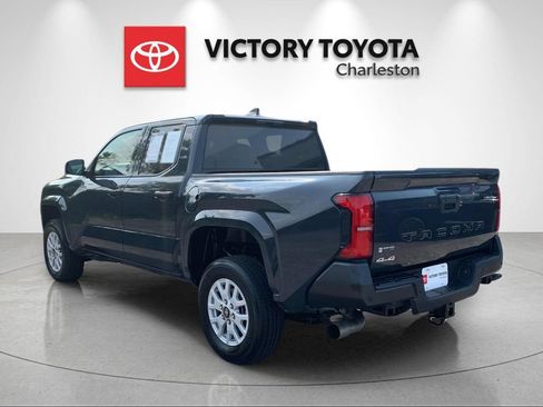 Used 2024 Toyota Tacoma SR w/ SR Upgrade Package AWD/4WD image 3