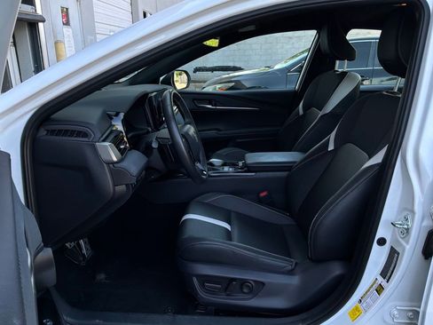 Used 2025 Toyota Camry SE FWD image 8