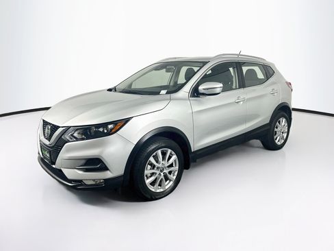 Used 2021 Nissan Rogue Sport SV FWD image 3