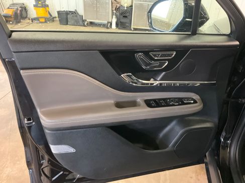 Used 2025 Lincoln Corsair AWD w/ Equipment Group 101A image 9