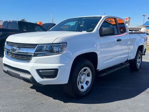Used 2021 Chevrolet Colorado W/T w/ WT Convenience Package AWD/4WD image 3