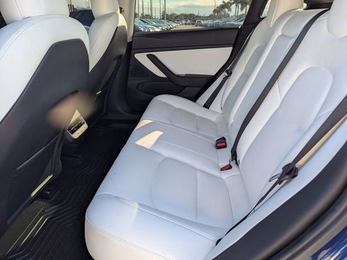 Used 2020 Tesla Model 3 Long Range image 17