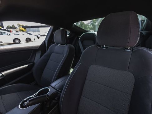 Used 2017 Ford Mustang Coupe RWD image 14