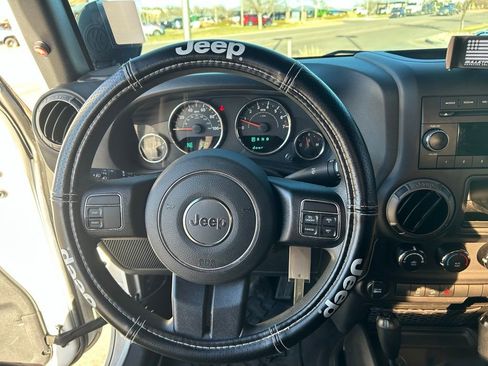 Used 2016 Jeep Wrangler Sport image 21