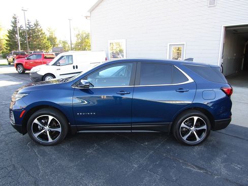 Used 2022 Chevrolet Equinox LT image 2