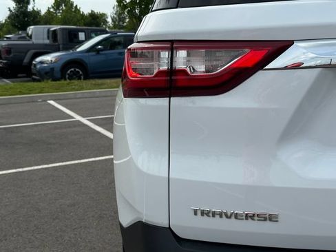 Used 2021 Chevrolet Traverse LS FWD image 44
