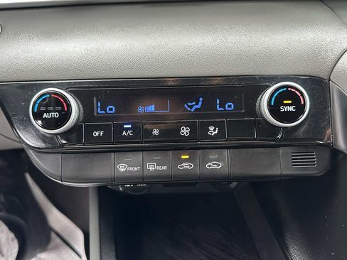 Used 2023 Hyundai Elantra SEL FWD image 19