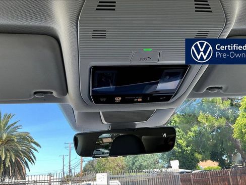 Used 2025 Volkswagen Tiguan SE FWD image 15