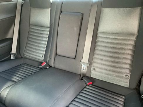 Used 2014 Dodge Challenger SXT image 12