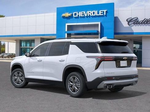 New 2026 Chevrolet Traverse LT w/ Driver Confidence Package FWD image 5