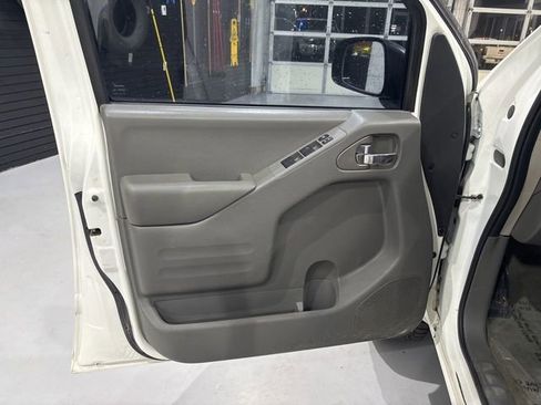 Used 2017 Nissan Frontier SV w/ SV Value Truck Package image 15