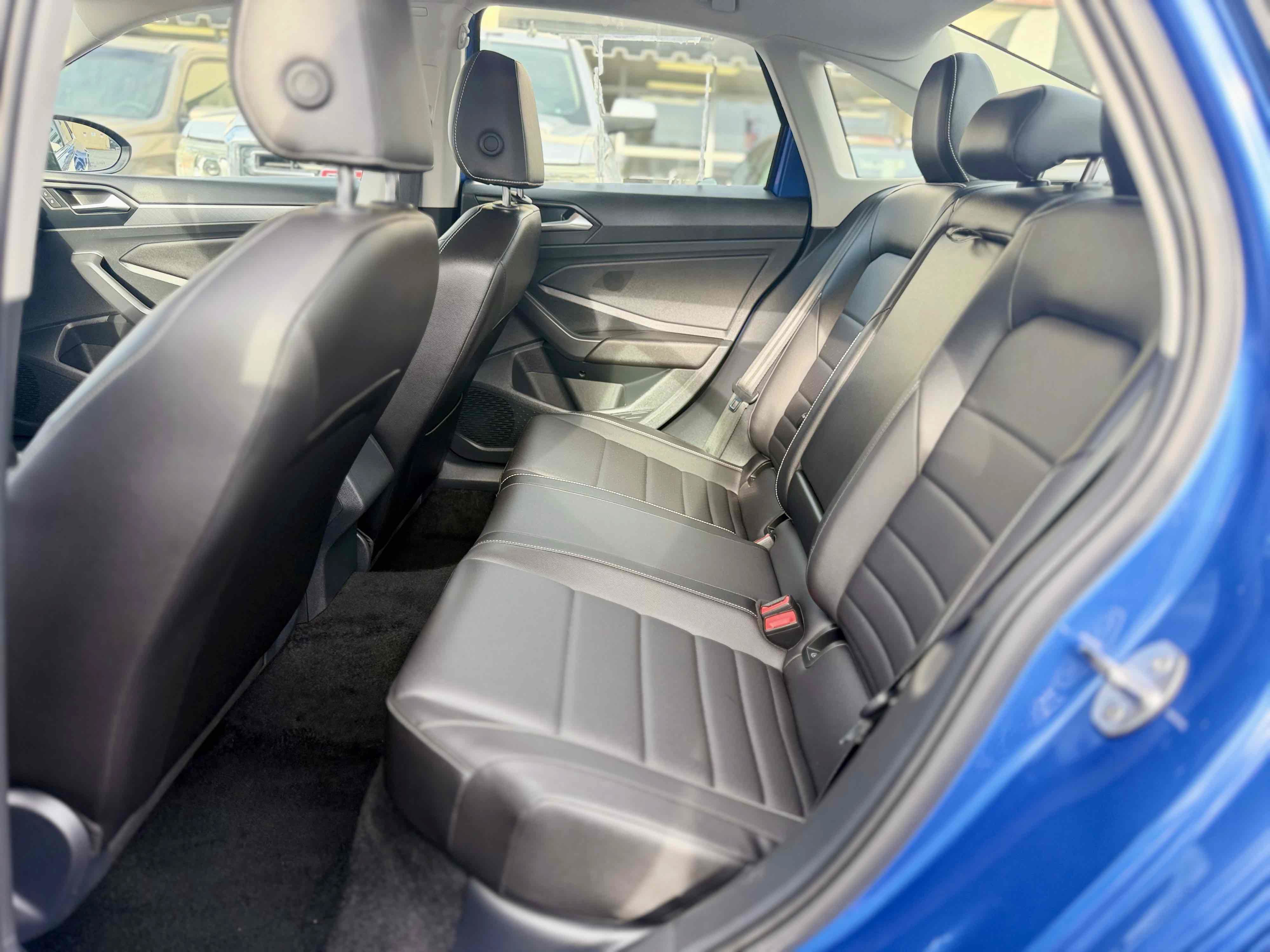Used 2024 Volkswagen Jetta SE FWD image 23