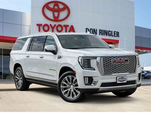 Used 2021 GMC Yukon XL Denali w/ Denali Premium Package image 1