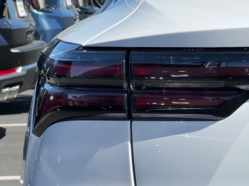 Used 2025 Chevrolet Equinox EV LT w/ Convenience Package image 45