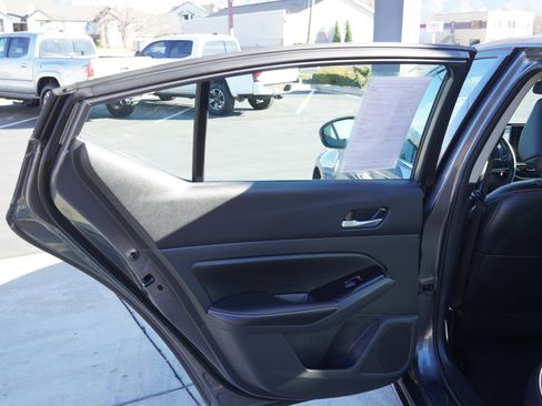 Used 2024 Nissan Altima 2.5 SR w/ SR Premium Package image 22