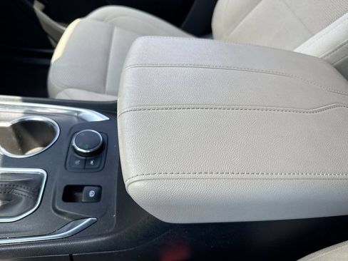 Used 2022 Chevrolet Traverse LT AWD/4WD image 21