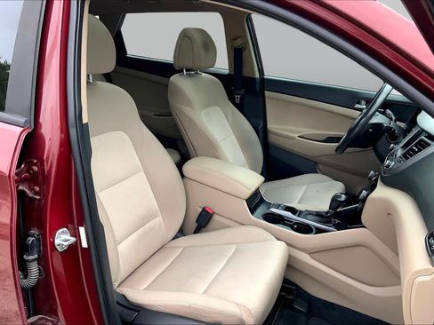 Used 2018 Hyundai Tucson Value w/ Cargo Package FWD image 9