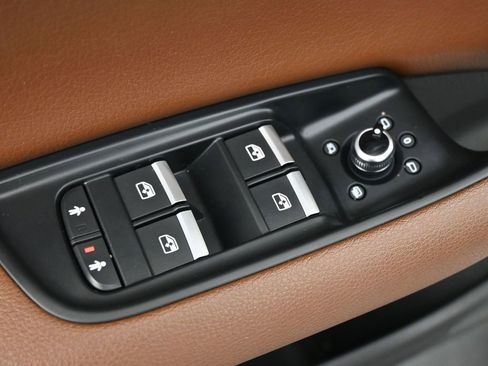 Used 2019 Audi Q7 3.0T Premium Plus w/ Premium Plus Package image 3