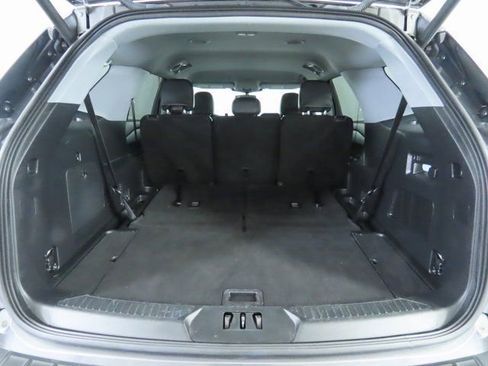 Used 2022 Ford Explorer XLT w/ Equipment Group 202A image 30