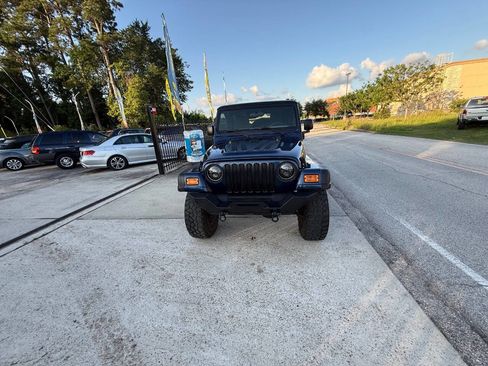 Used 2005 Jeep Wrangler Unlimited AWD/4WD image 3