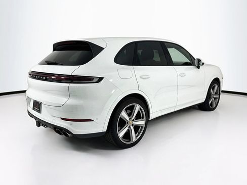 Certified 2024 Porsche Cayenne AWD/4WD image 9