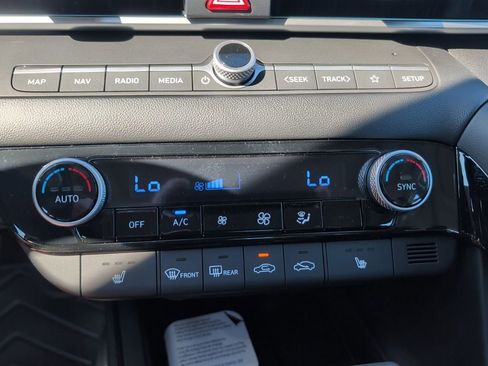 Used 2026 Hyundai Elantra Limited FWD image 22