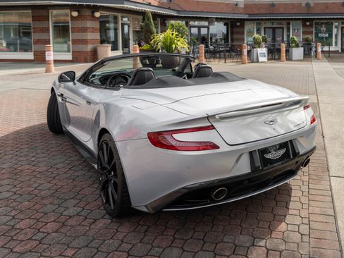 Used 2016 Aston Martin Vanquish Volante image 45