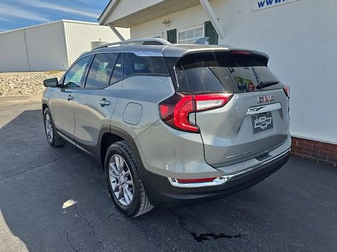 Used 2024 GMC Terrain SLT image 6