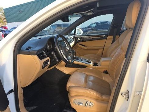 Used 2017 Porsche Macan S image 4