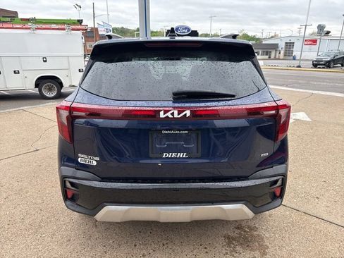 Used 2024 Kia Seltos EX AWD/4WD image 5