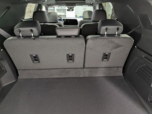 New 2026 Chevrolet Traverse High Country image 17