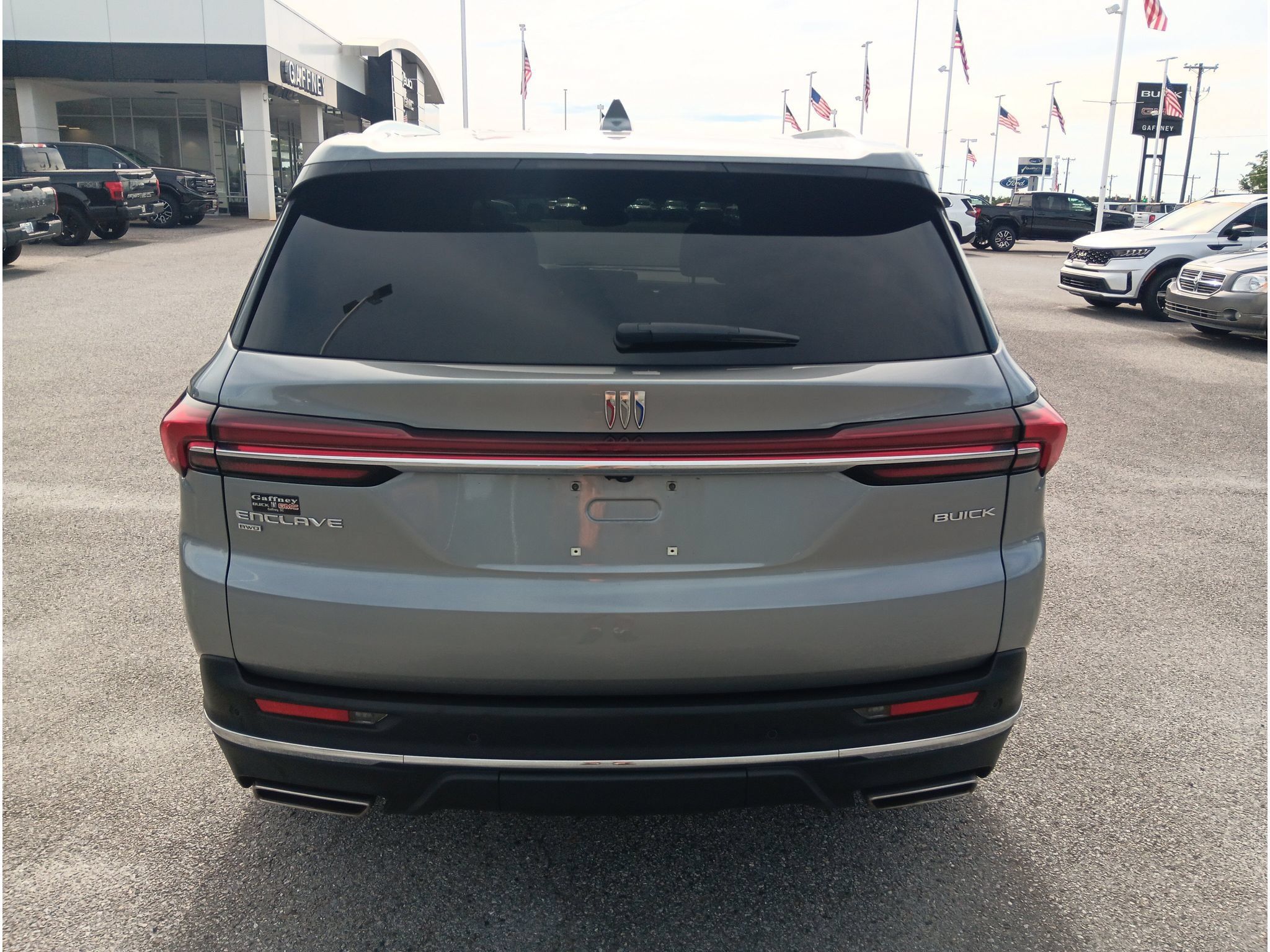 Used 2025 Buick Enclave Preferred AWD/4WD image 5