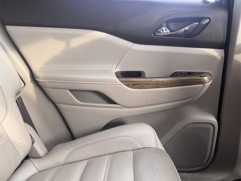 Used 2019 GMC Acadia Denali w/ Technology Package image 28