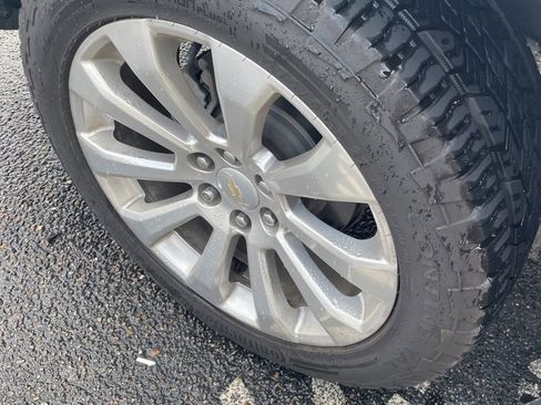 Used 2021 Chevrolet Silverado 1500 High Country w/ Technology Package image 6