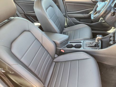 Used 2024 Volkswagen Jetta SE image 23