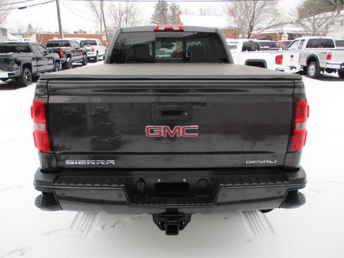 Used 2015 GMC Sierra 2500 Denali w/ Suspension Package, Off-Road image 8