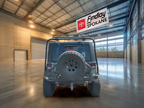 Used 2015 Jeep Wrangler Unlimited Rubicon w/ Connectivity Group AWD/4WD image 5