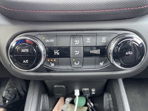 Used 2023 Chevrolet TrailBlazer RS w/ Convenience Package image 14