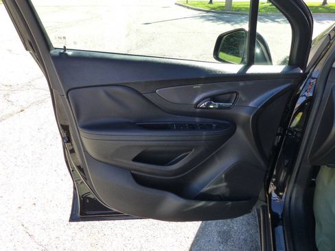 Used 2020 Buick Encore Preferred w/ Safety Package FWD image 18