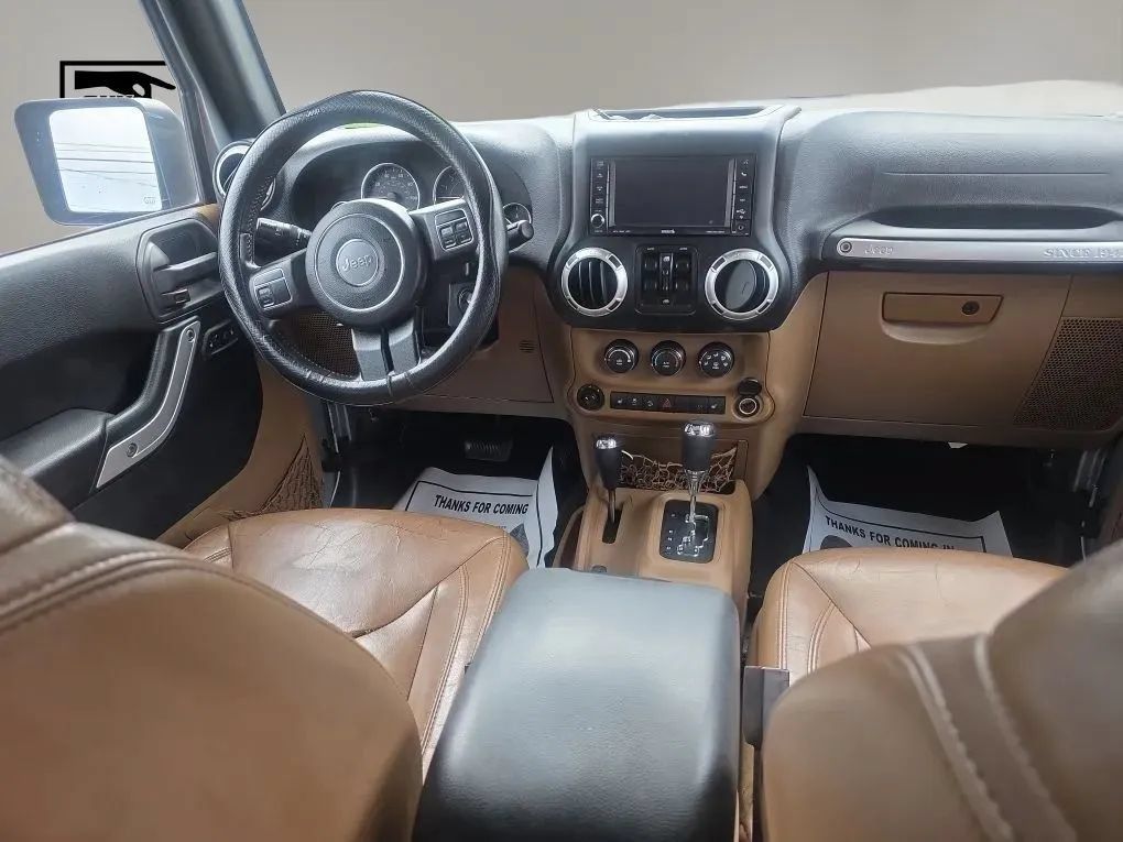 Used 2015 Jeep Wrangler Unlimited Sahara w/ Dual Top Group AWD/4WD image 14