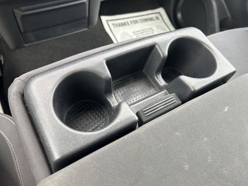 Used 2022 Nissan Titan SV image 44