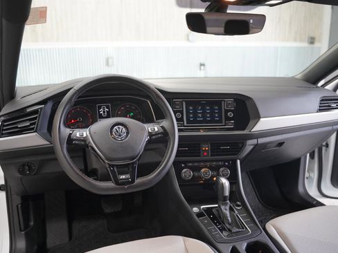 Used 2020 Volkswagen Jetta R-Line w/ R-Line Cold Weather Package FWD image 11