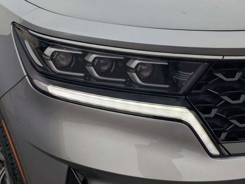 Used 2022 Kia Sorento SX image 9