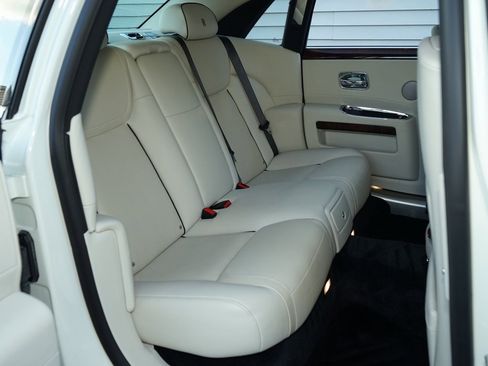 Used 2016 Rolls-Royce Ghost image 20