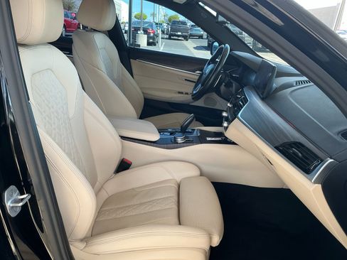 Used 2021 BMW 530i w/ Convenience Package RWD image 19