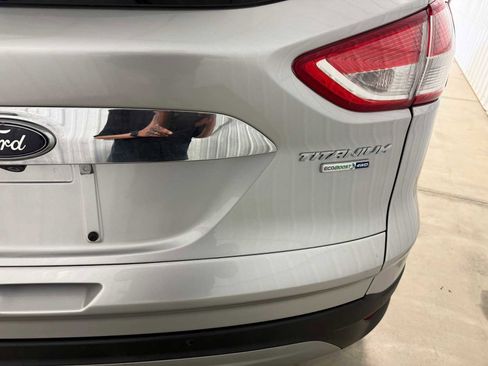 Used 2015 Ford Escape Titanium w/ Equipment Group 301A AWD/4WD image 18
