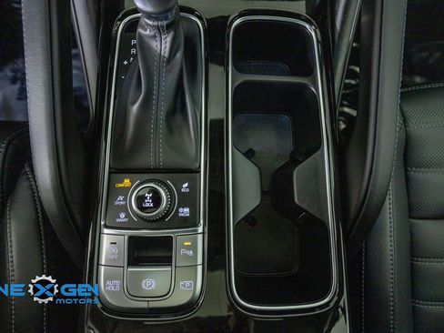 Used 2025 Kia Telluride SX Prestige AWD/4WD image 23