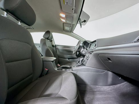Used 2019 Hyundai Elantra SE w/ Cargo Package FWD image 29