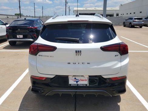 Used 2024 Buick Encore GX Sport Touring w/ Comfort Package FWD image 6