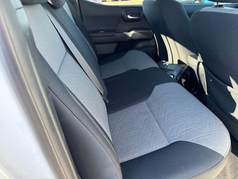 Used 2020 Toyota Tacoma TRD Off-Road image 14